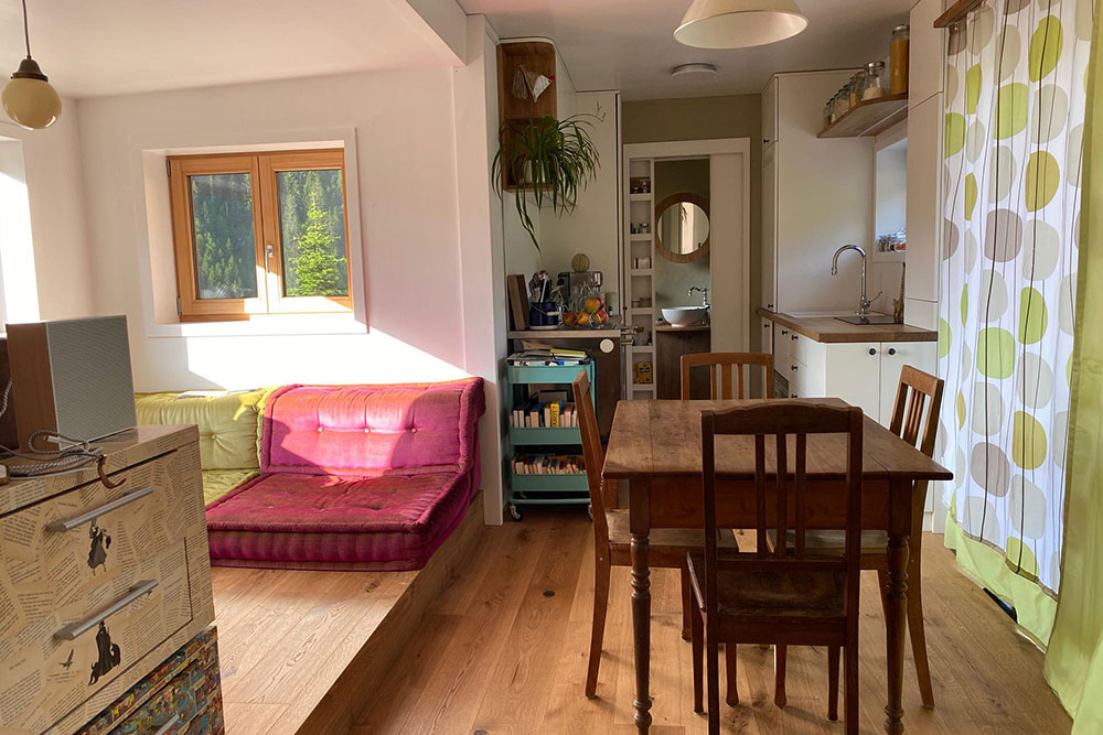 Unsere Kundenprojekte in der Schweiz // Innenansicht eines Tiny Houses