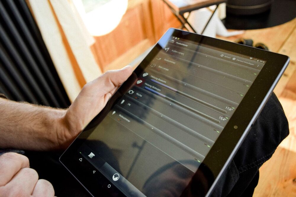 Smarte Techniksteuerung in Daniels Wohnwagon Max Smarte Techniksteuerung in Daniels Wohnwagon Max