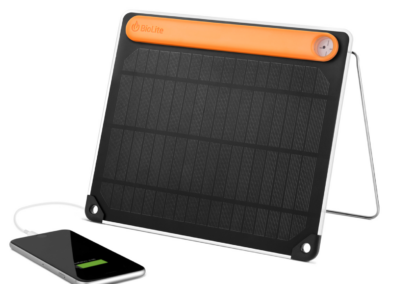 mit Solarpanel 5+ Handy aufladen