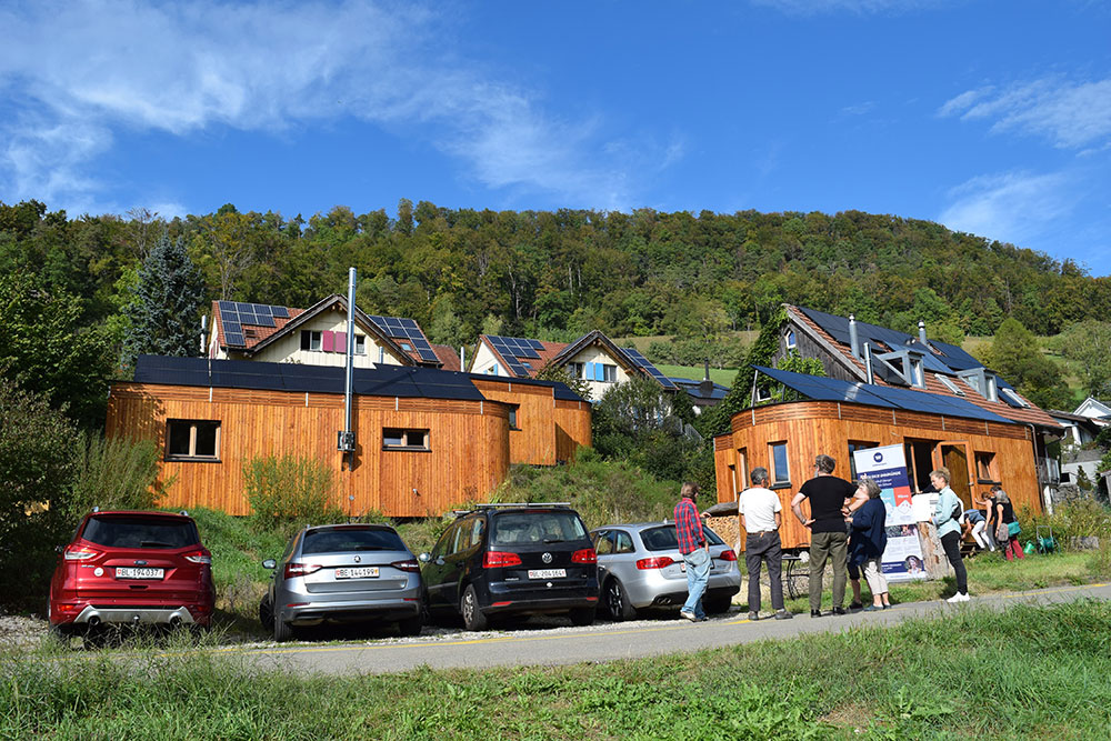 FÜHRUNG SCHWEIZ – Drei energieautarke WOHNWAGONS